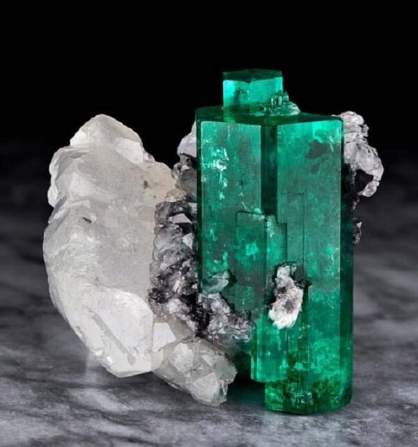 Emerald specimen - Image 6