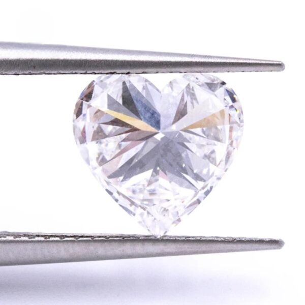 Diamond VVS1-D Heart - Image 3
