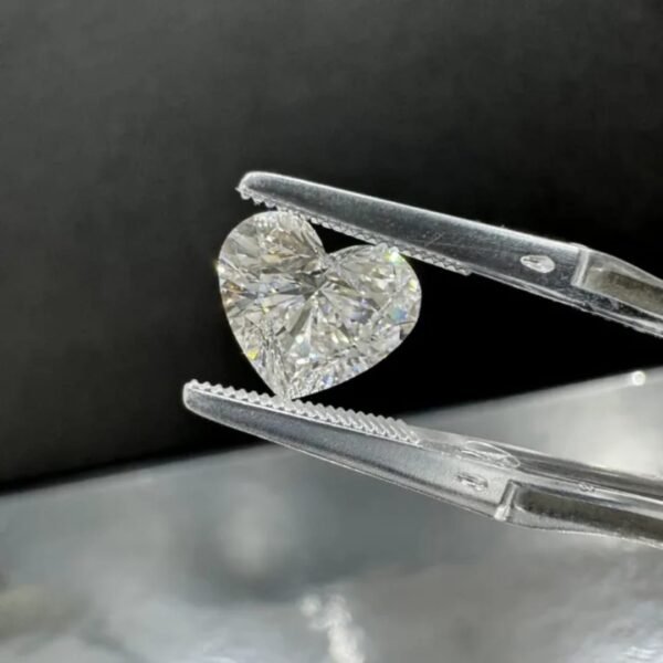Diamond VVS1-D Heart - Image 5