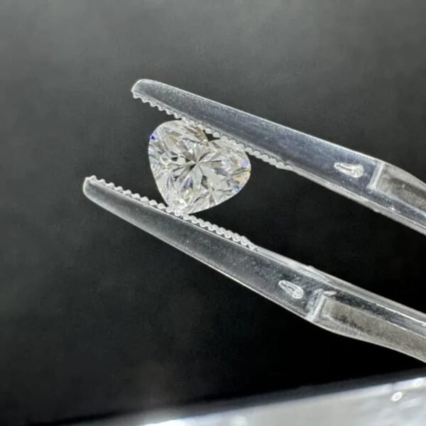 Diamond VVS1-D Heart - Image 6