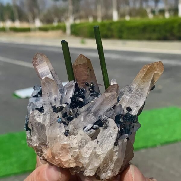 Green tourmaline specimen - Image 7