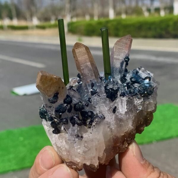 Green tourmaline specimen - Image 4